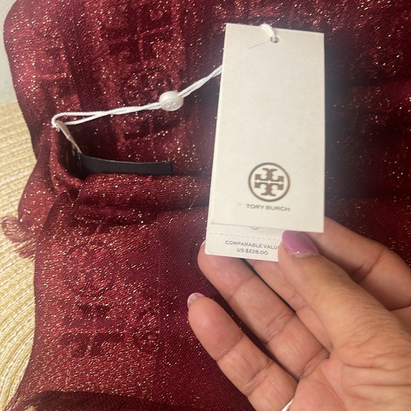 BNWT: Tory Burch scarf metallic burgundy. - Picture 5 of 14